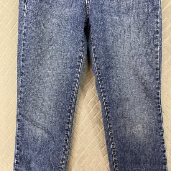Levis 505 Womens 4 Short Denim Jeans Blue 505 Straight Leg Medium Wash Stretch - Picture 3 of 16